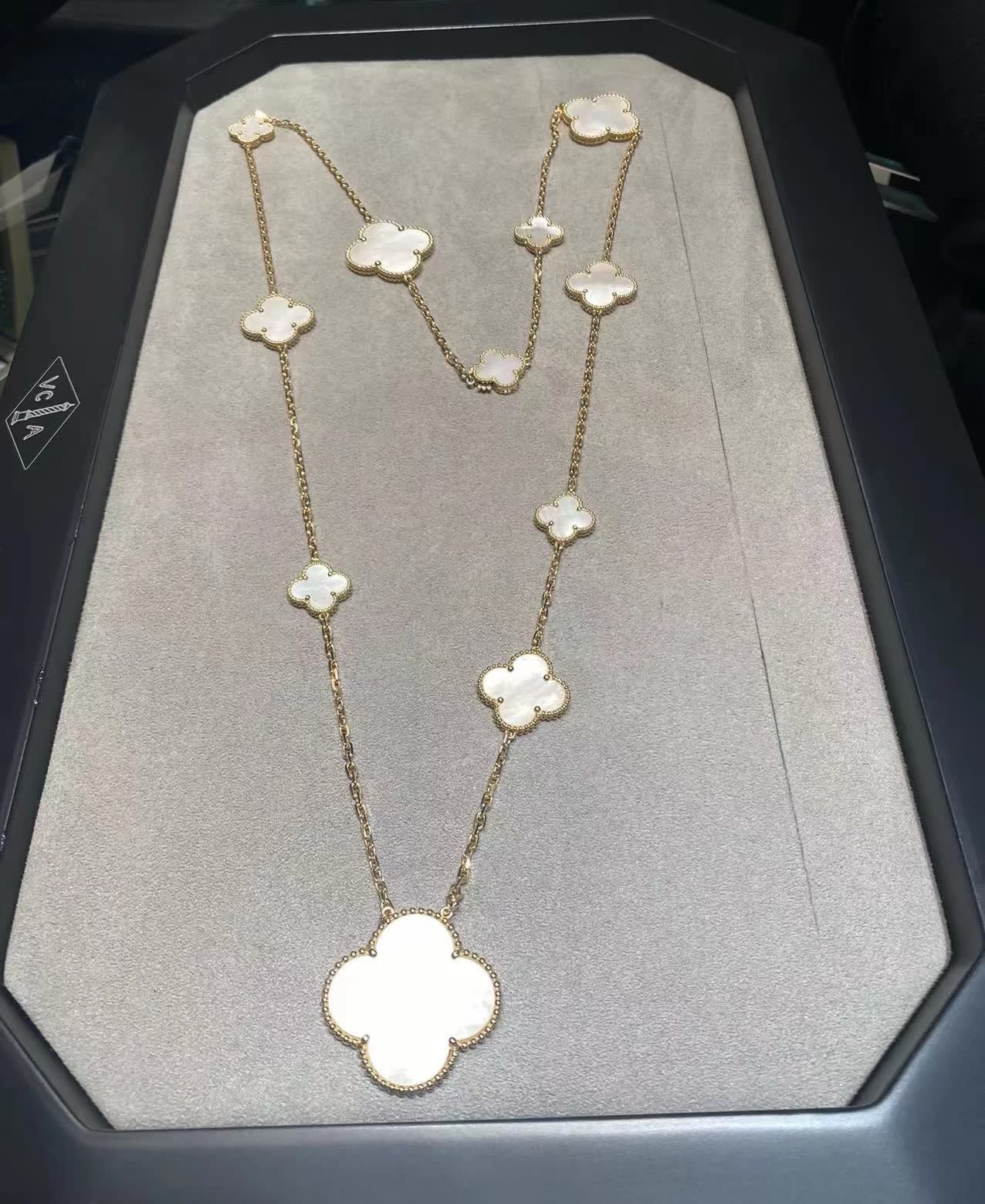 Van Cleef & Arpels Alhambra Gold and Mother-of-Pearl Necklace Van Cleef & Arpels Alhambra Gold and Mother-of-Pearl Necklace